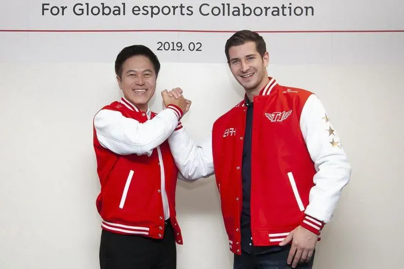 Jung-Ho Park Tucker Roberts SK Telecom 